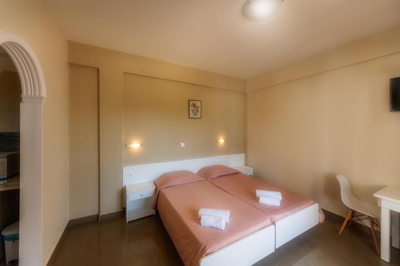 Chandris Apartments 卡沃斯 外观 照片